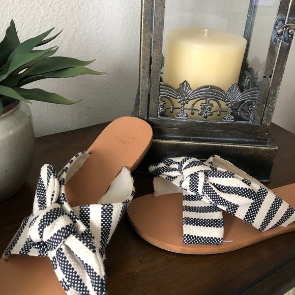 a new day Shoes - A new day black & white striped sandal SZ 6